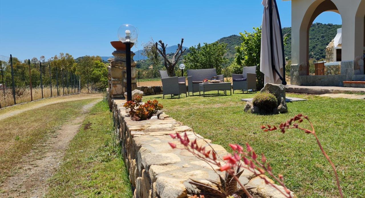 House Castiadas Tra Mare E Montagna 外观 照片